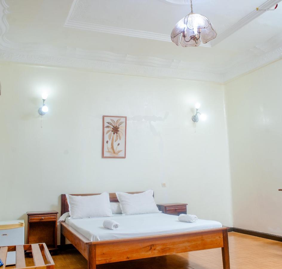 Lotus Hotel Antsiranana エクステリア 写真