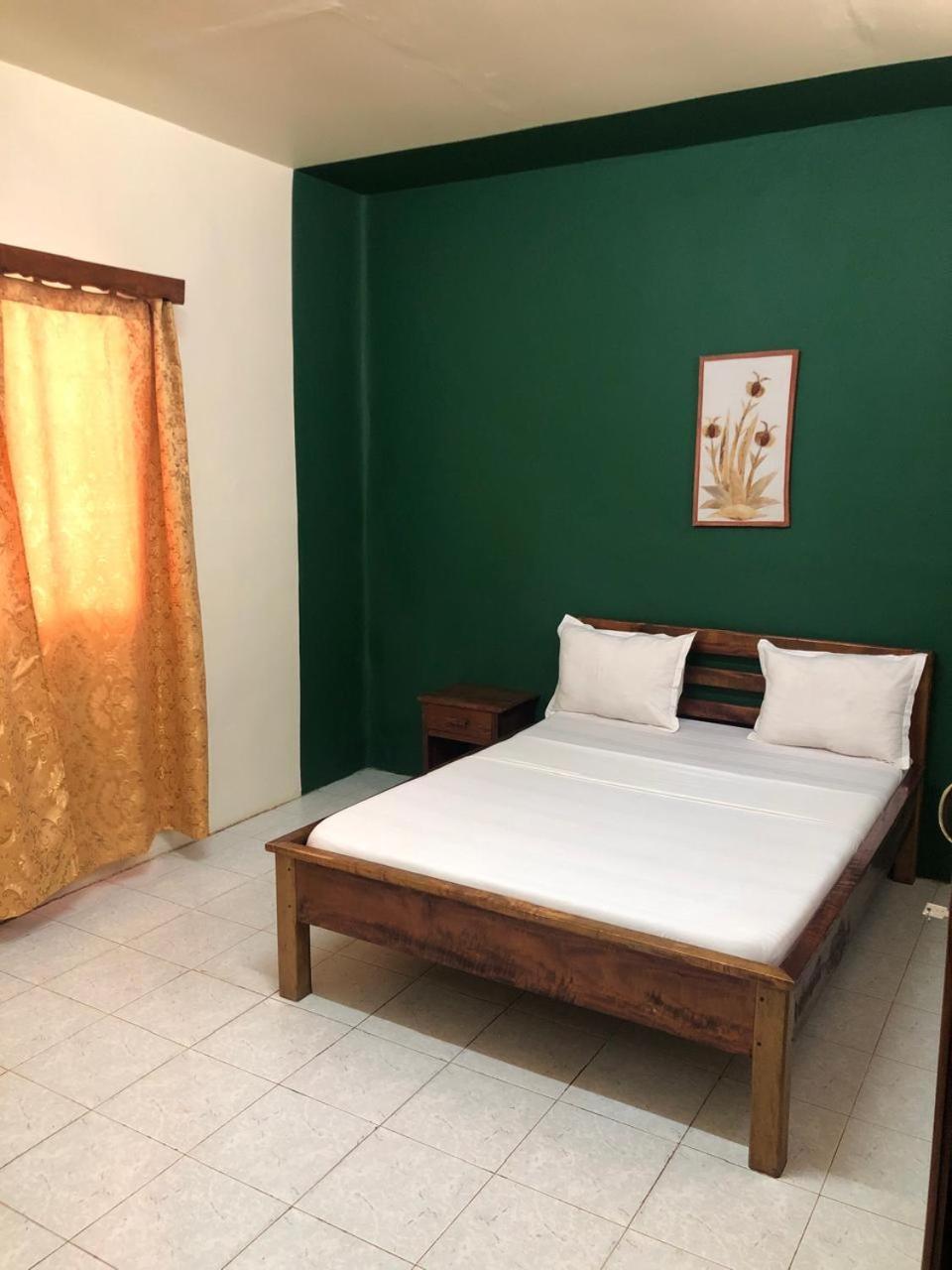 Lotus Hotel Antsiranana エクステリア 写真